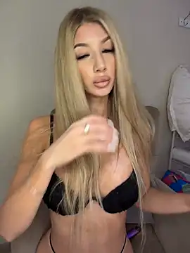 Chatroom XXX en direct de LynnAngel