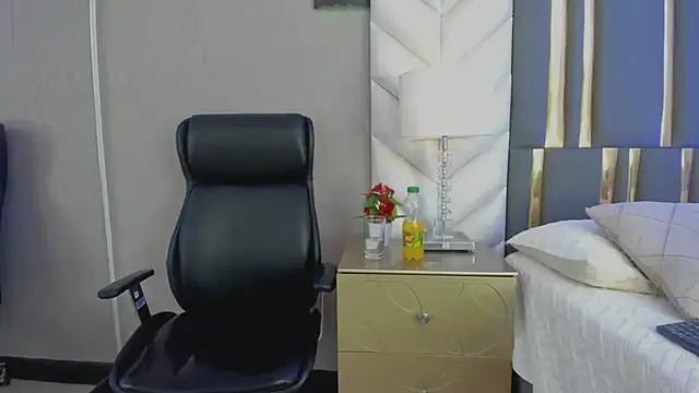 ChloeHarper_ live XXX chat