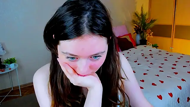 AlluringLookk's Live XXX Chat