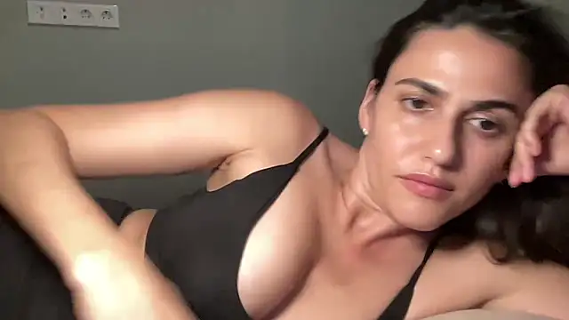 Онлайн чат XXX Rineliadi