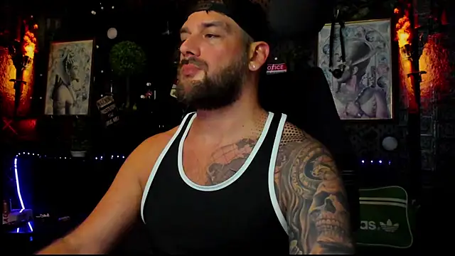 LexHardy live XXX chat