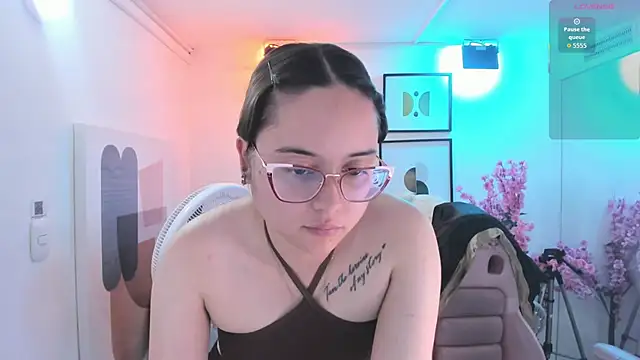 Shady_bug Adlı Modelin Canlı XXX Sohbeti