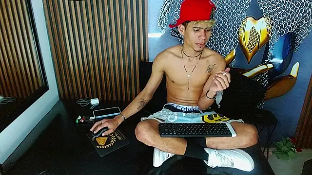 Skinny_cute_Alyer Adlı Modelin Canlı XXX Sohbeti