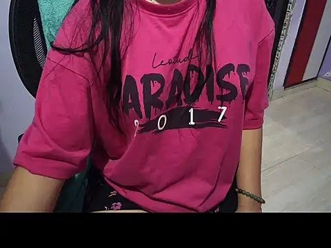 BabyNaina Adlı Modelin Canlı XXX Sohbeti