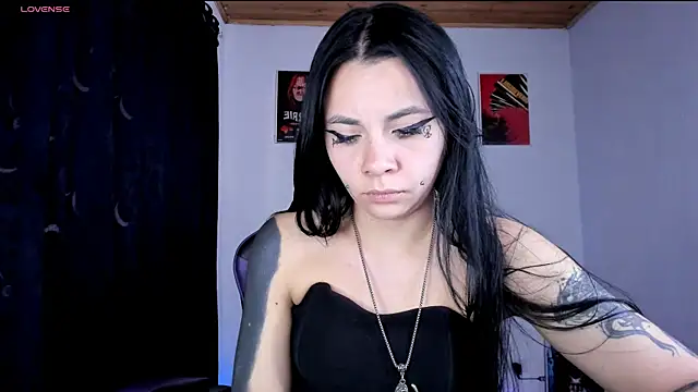emilydolll666 élő XXX-chatje