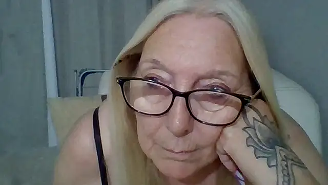 Chanel-56 Live XXX-chat