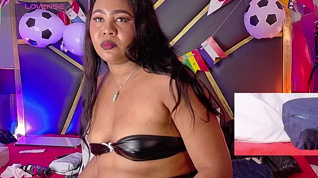 Scarlettt_Ass' Live XXX Chat
