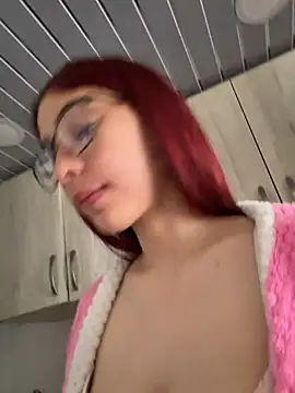 دردشة SarahLee__ الجنسية المباشرة