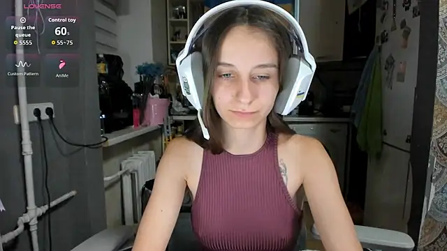 _Nika_Kik Chat XXX in diretta