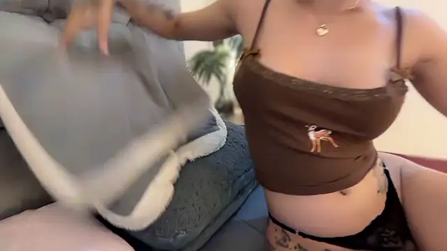 youngstunnagirl Live XXX-Chat