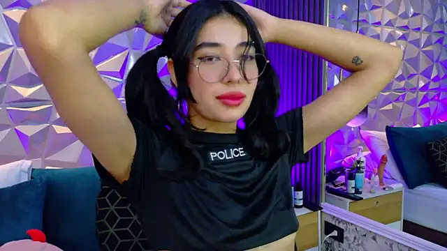 AdelineJhones Adlı Modelin Canlı XXX Sohbeti