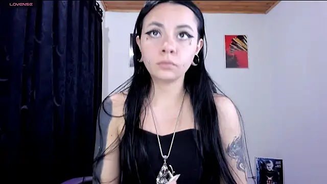 Chatroom XXX en direct de emilydolll666