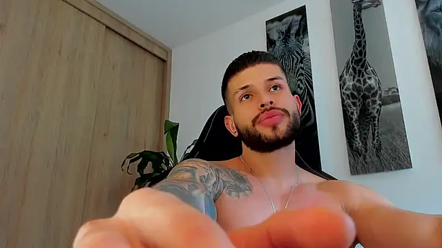 Chatroom XXX en direct de Santos_ramirez1