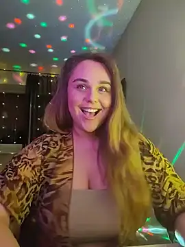 Juicy_PeachLux's Live XXX Chat