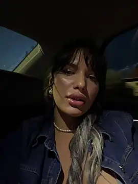 RaniaSnow Chat XXX in diretta