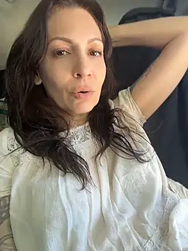 Chat +18 de BeautifulMesss ao vivo