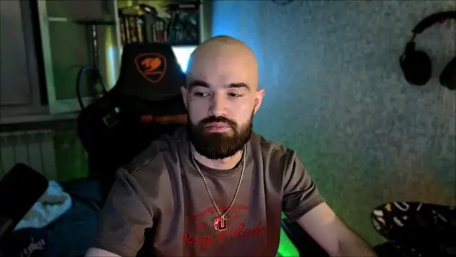 _Serious_Man Adlı Modelin Canlı XXX Sohbeti