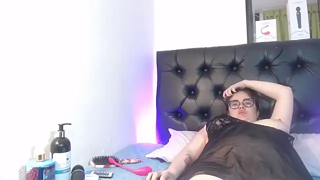 KrystalAdams live XXX chat