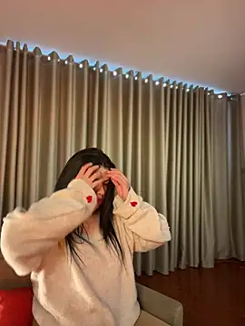 Zandrina Adlı Modelin Canlı XXX Sohbeti