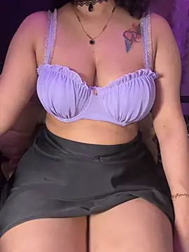 Alana_Queen_X Adlı Modelin Canlı XXX Sohbeti