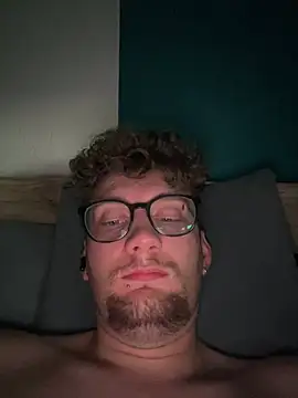 Stefan4513 live XXX chat