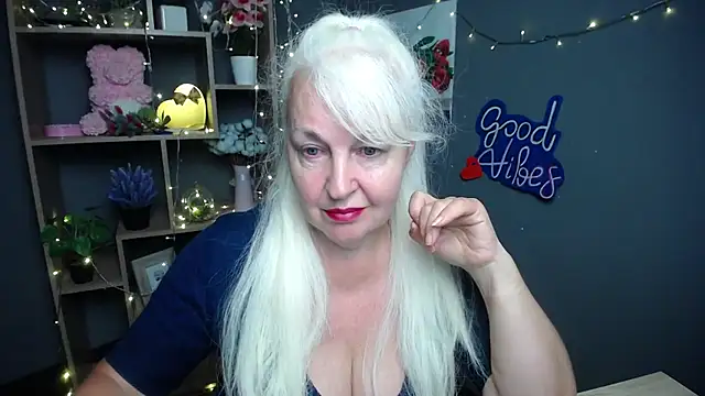 แชท XXX สดของ BlondyLeeBest