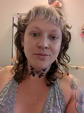 RosieSwitchBitch's Live XXX Chat