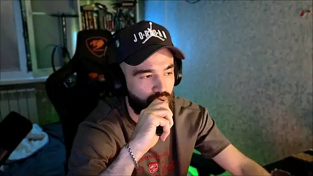 Chatroom XXX en direct de _Serious_Man