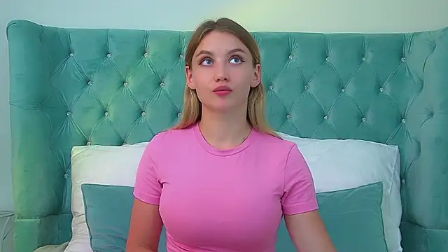 StacyEvances live XXX chat