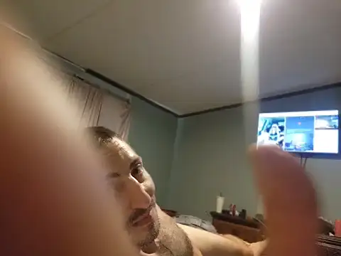 Bi_curious86n Live XXX chat