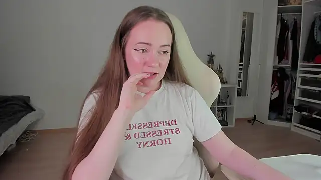 WalkingGirl's Live XXX Chat