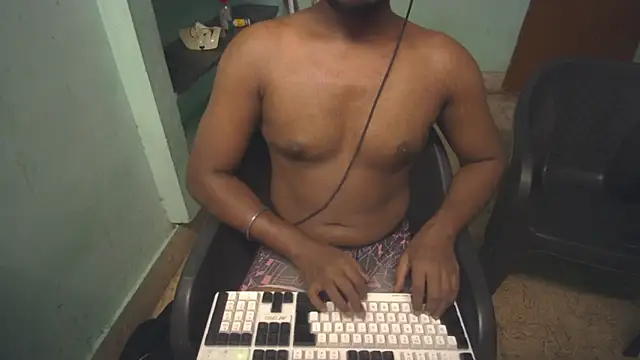 Tamil_KDD Adlı Modelin Canlı XXX Sohbeti