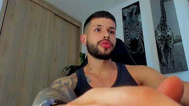 Santos_ramirez1's Webcam Show