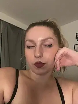 KiraBloom66 Live XXX-Chat