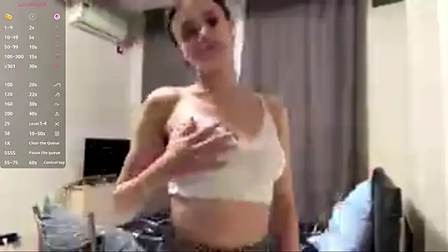BlushingTask Live XXX Chat