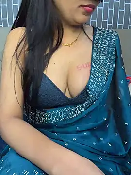 escape_with_me's Live XXX Chat