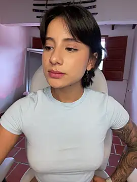 XXX chat uživo modela Ale_Lewis