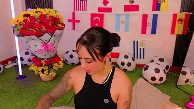 EmmyEvans1's Live XXX Chat