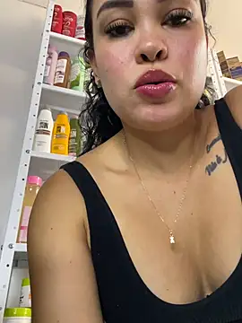 Chat XXX en directo de FOX_LATINA