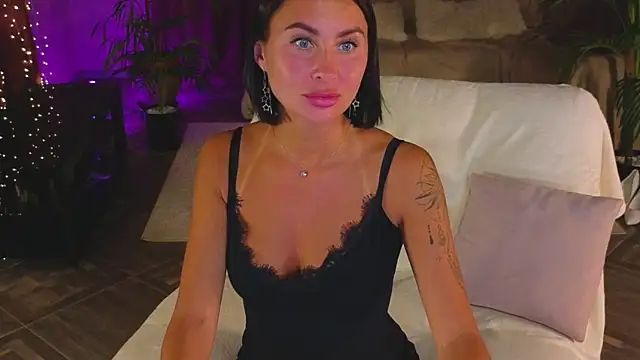Lilu5107 Adlı Modelin Canlı XXX Sohbeti