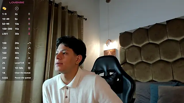 TonyPetrovjs Chat XXX in diretta