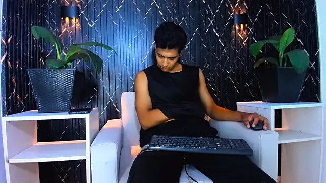 XXX chat uživo modela MaxWyatt_