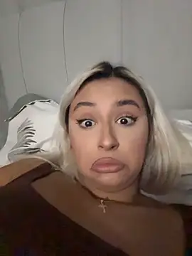 Kylie_One's Live XXX Chat