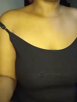 BOTTYANGELxx1's Live XXX Chat