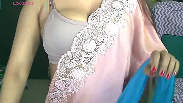 Cute-Tara élő XXX-chatje