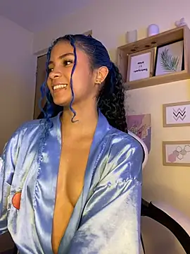 Chat +18 de Franchezcaa_ ao vivo