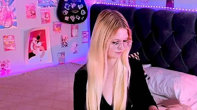 LunariaFox Chat XXX live