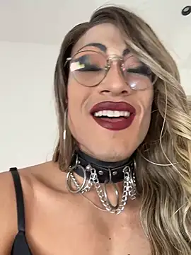 Lia_Jones77 Show in webcam