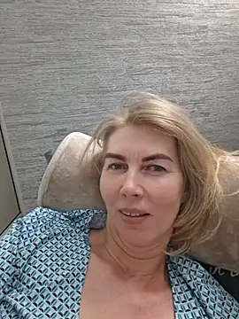 stellahere8's Live XXX Chat