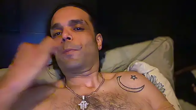 icebergslim281 লাইভ XXX চ্যাট